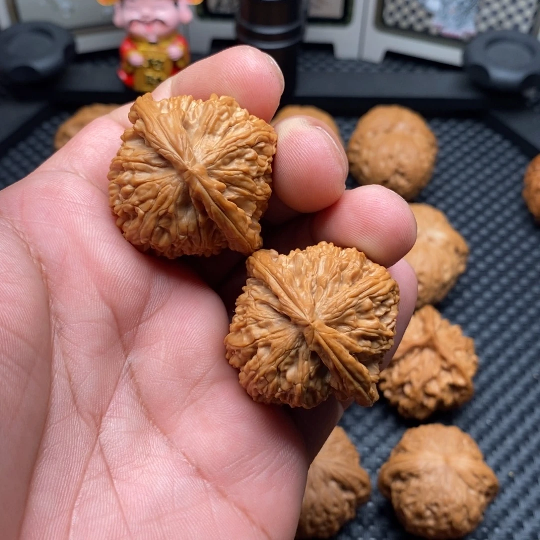 刘***呵文玩核桃把件全品角白40尺