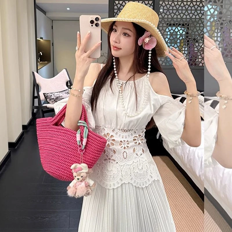 2025初夏穿搭露肩挂脖上衣半身裙套装女法式镂空白色蕾丝连衣裙子