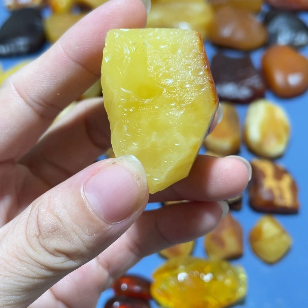 那***山定制蜜蜡未镶嵌珠子