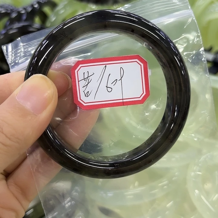 苦***茶未镶嵌蛇纹石玉岫玉手镯