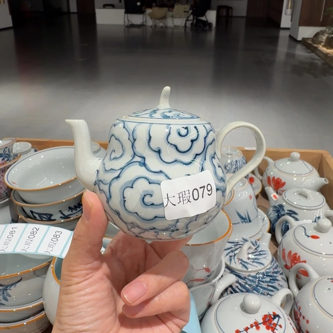 釉下手绘茶具微瑕