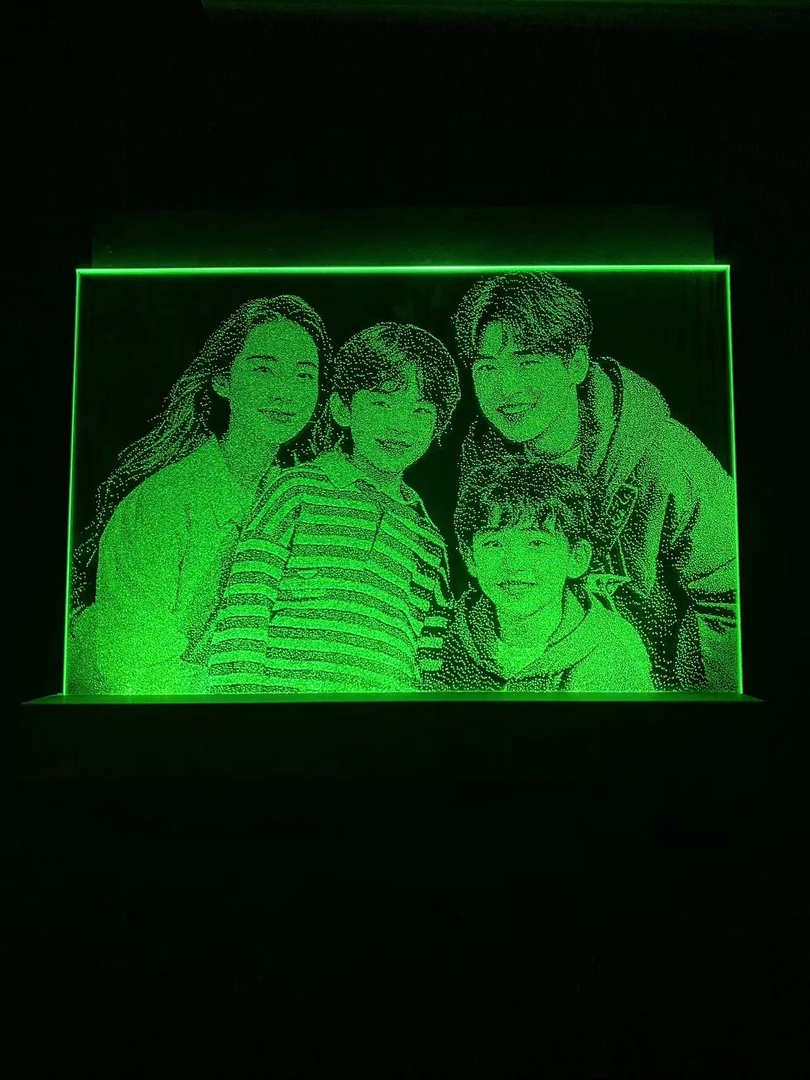 【七彩实木底座】非遗私人照片玻璃画像定制真人照片生日锤子画定制