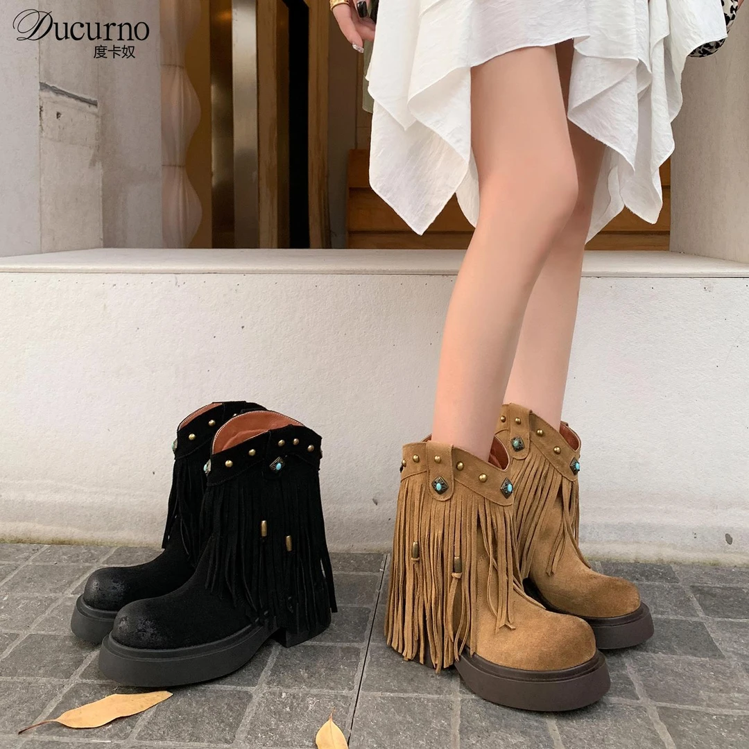 DUCURNO废土风磨砂牛翻皮流苏靴女复古铆钉圆头厚底V口沙漠短靴