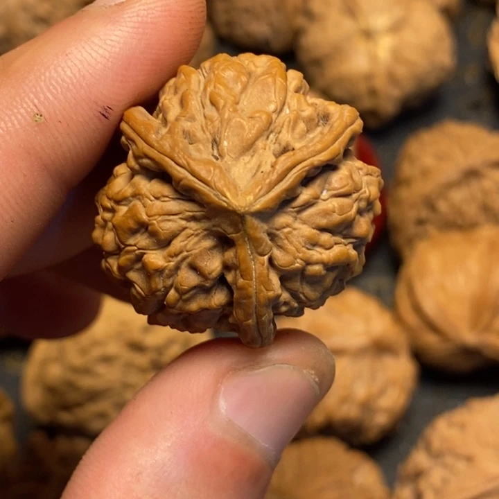 文玩核桃吊坠巍**敌文玩核桃异形单只