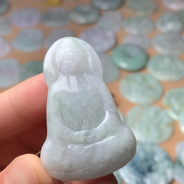 翡翠未镶嵌颈饰观音