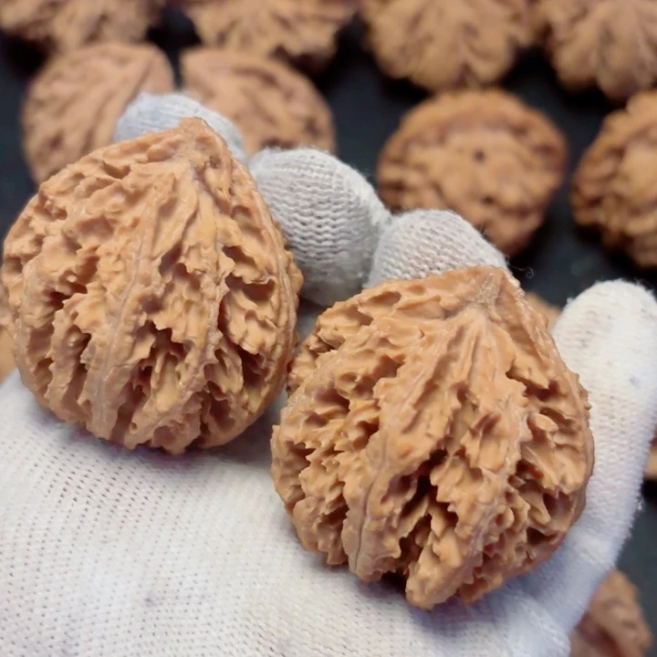 文玩核桃把件宁***远秦岭灯笼18