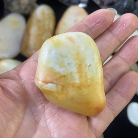 未镶嵌和田玉（糖玉）车挂