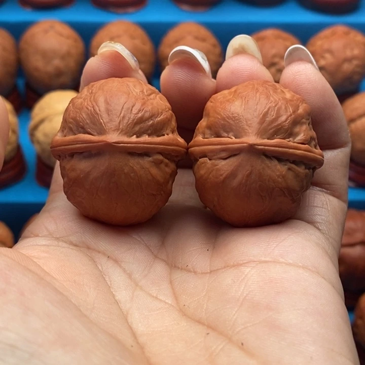 核桃精品文玩核桃手捻河豚