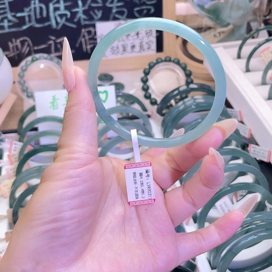 翡翠未镶嵌手镯58-59圈