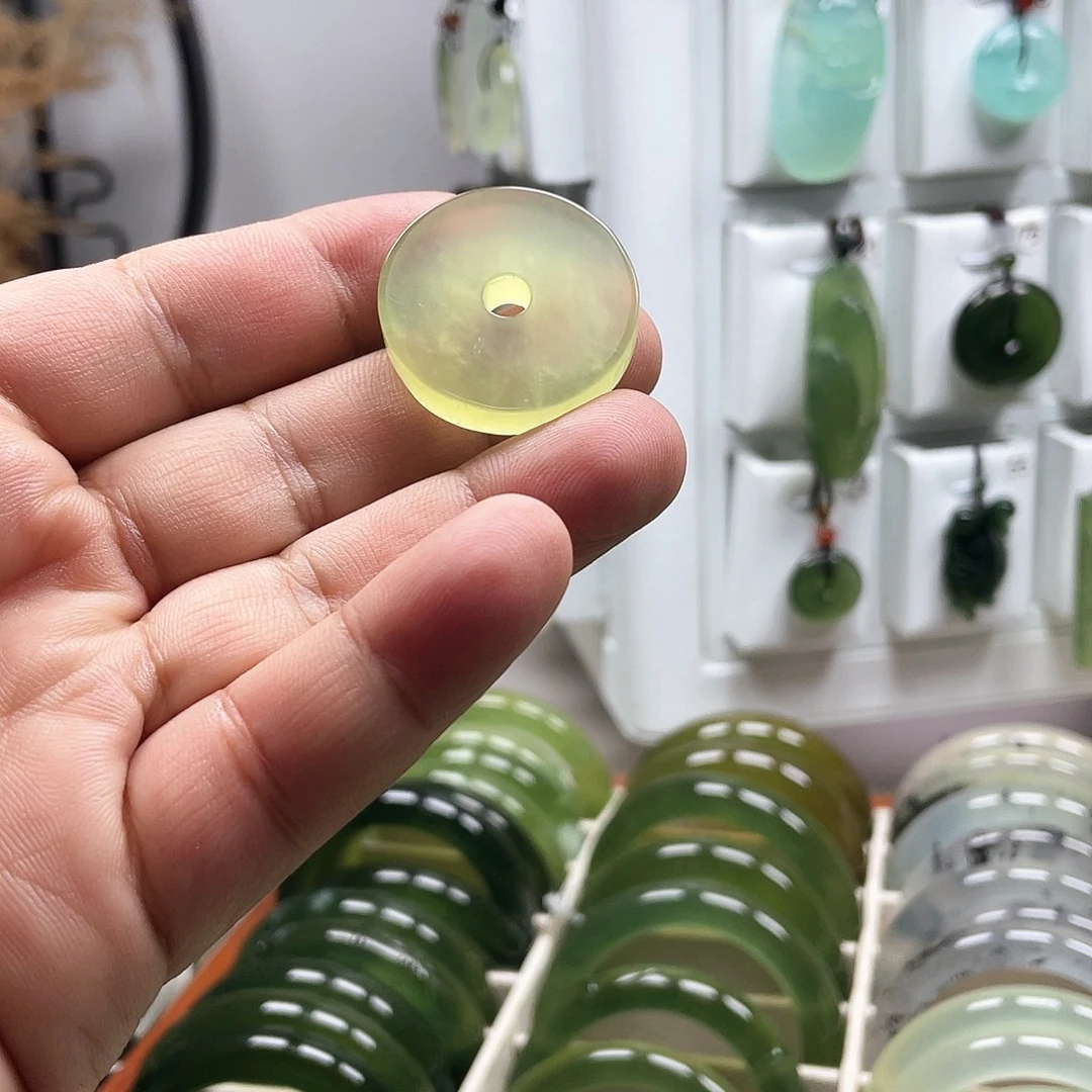 合金蛇纹石玉颈饰
