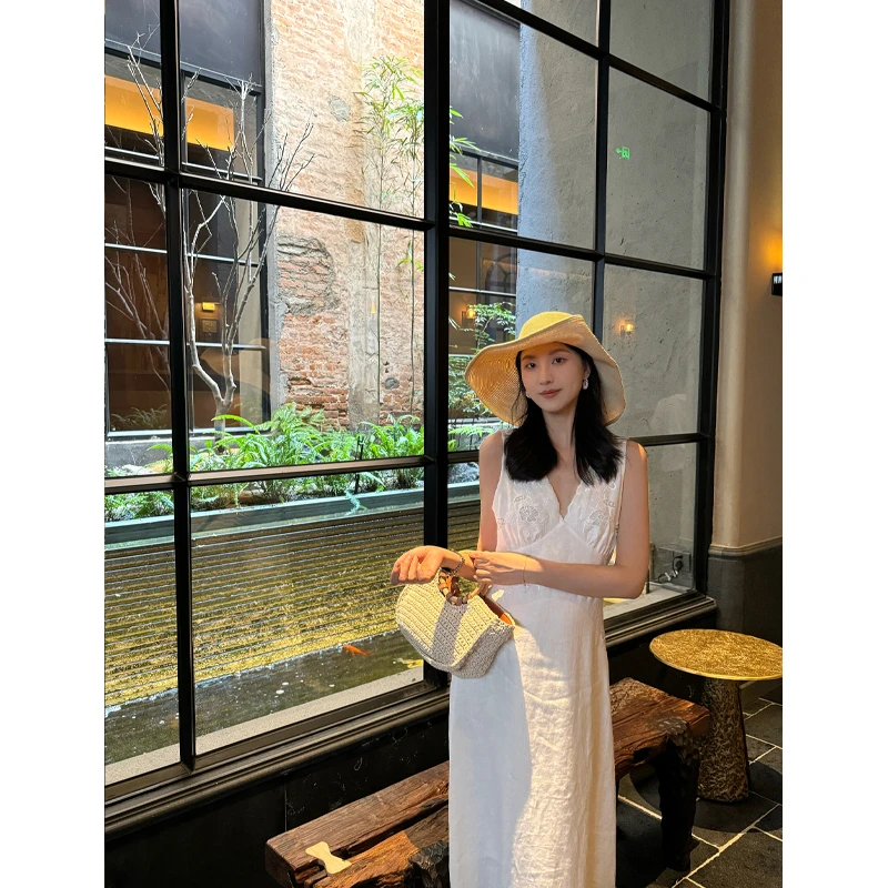 饭饭FANN COLLECTION 芭蕾 100亚麻设计款V领无袖连衣裙FANNC183