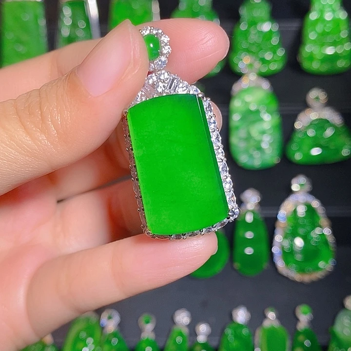 翡翠银S925镶嵌颈饰是