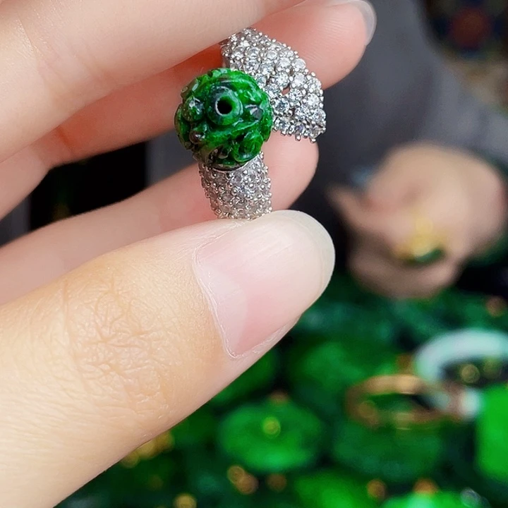 翡翠银S925镶嵌颈饰多样性