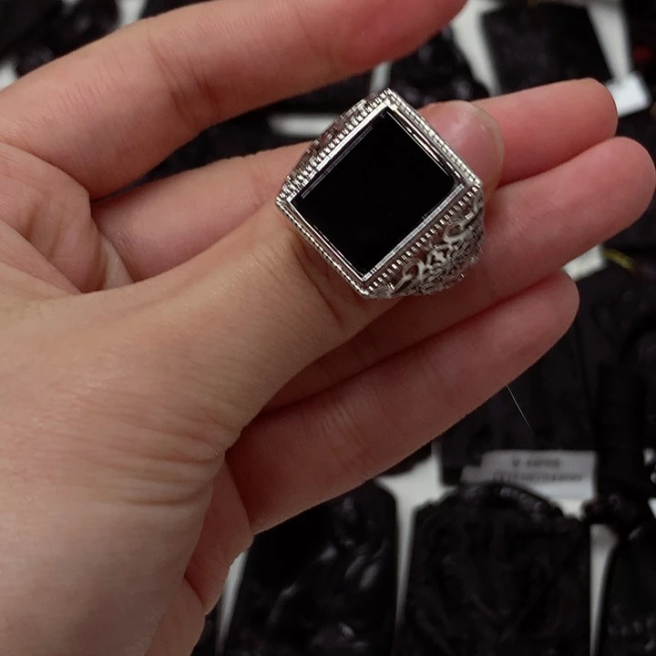 翡翠未镶嵌颈饰天然a货钢琴黑特色福利题材挂件