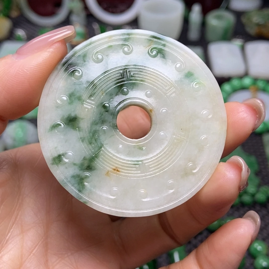 翡翠未镶嵌挂件清