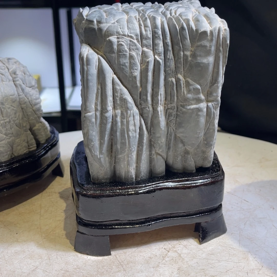 晓***。石材全场观众在看书中