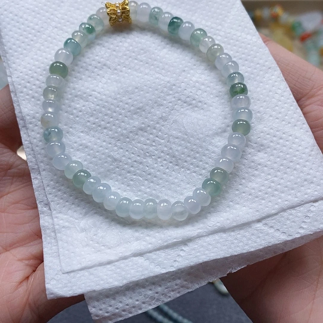 翡翠颈饰未镶嵌闪