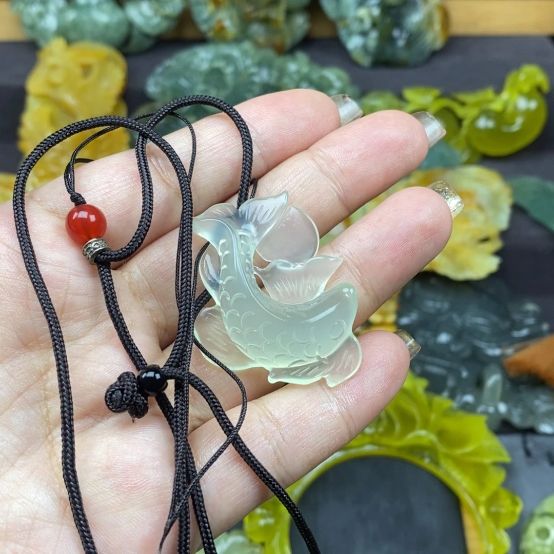 隔***刘蛇纹石玉未镶嵌颈饰