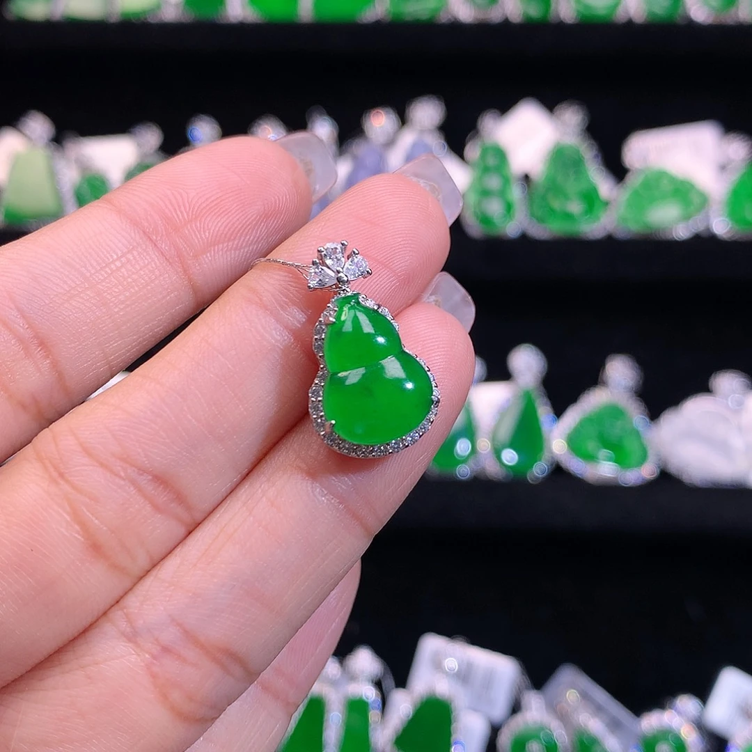 【闪购商品】颈饰银S925镶嵌翡翠L*U