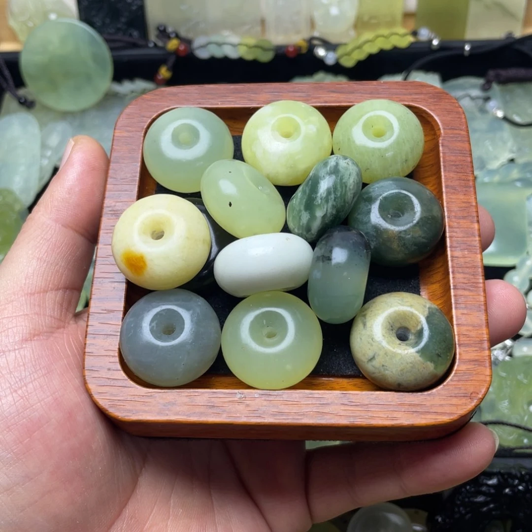 未镶嵌蛇纹石玉颈饰任选一个