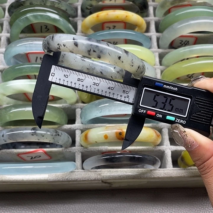 蛇纹石玉未镶嵌手镯39