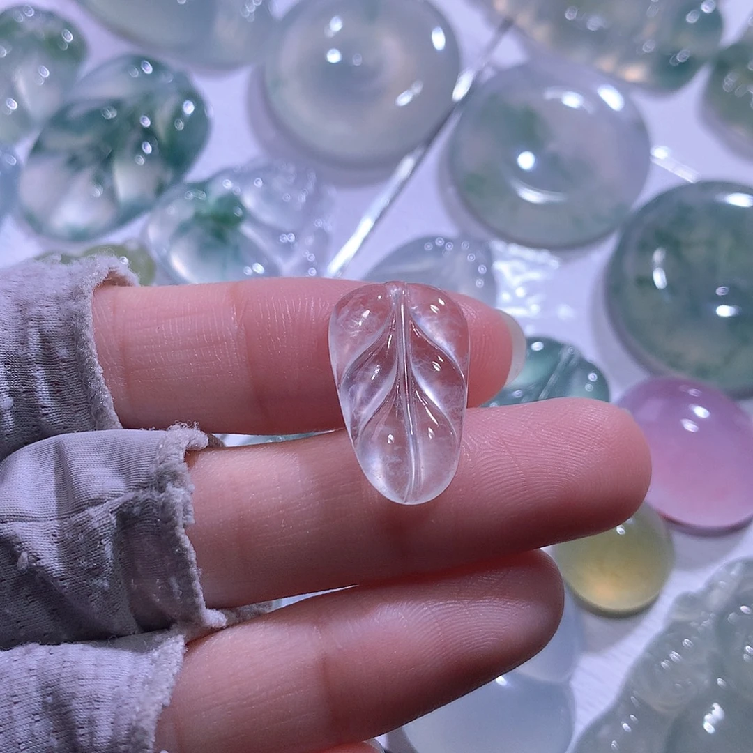 颈饰未镶嵌翡翠叶子