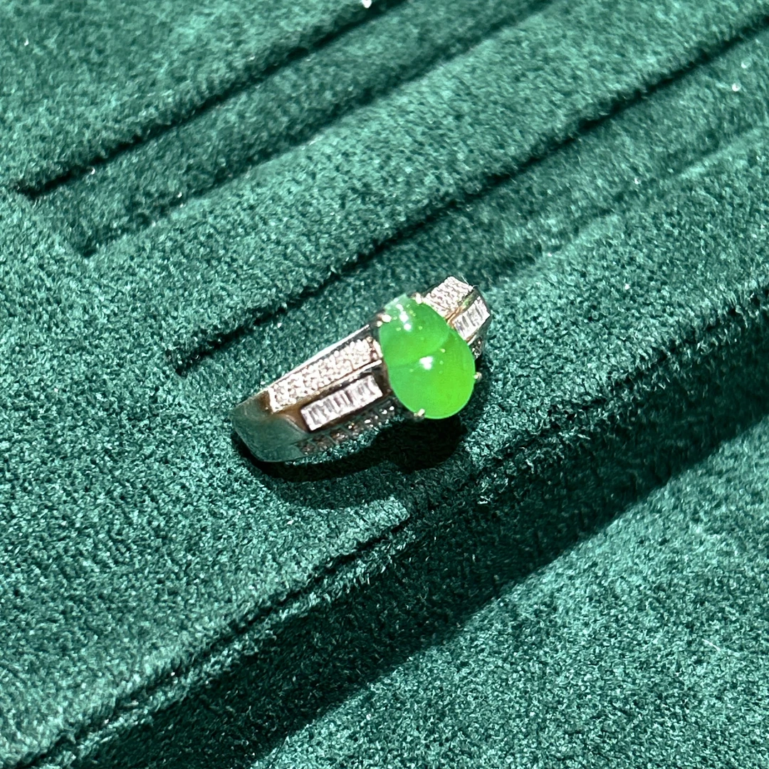 7姐专场/翡翠 冰辣绿葫芦戒指8.8*6.3*3.5mm
