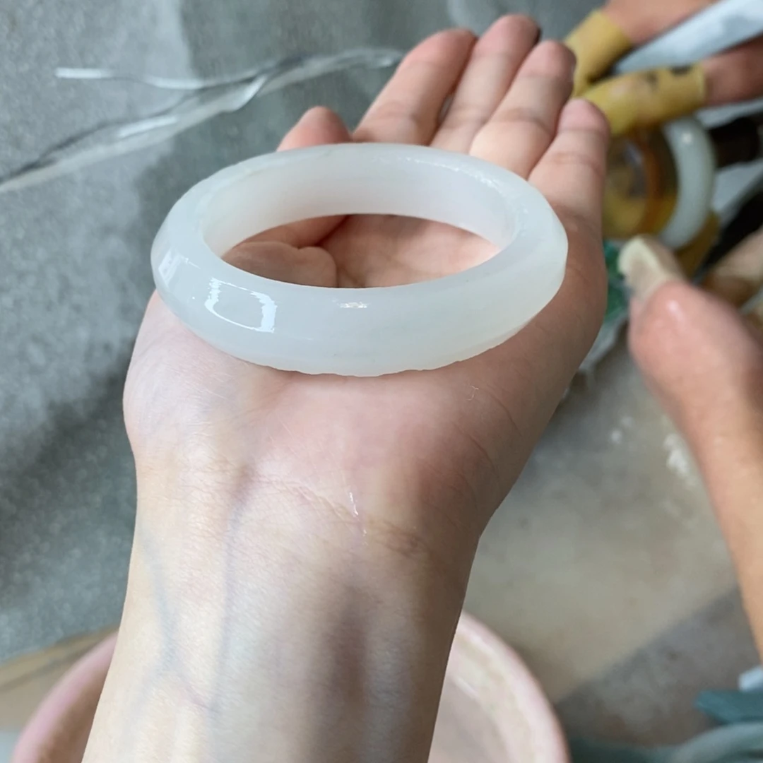 石英质玉手镯未镶嵌?*饼定制