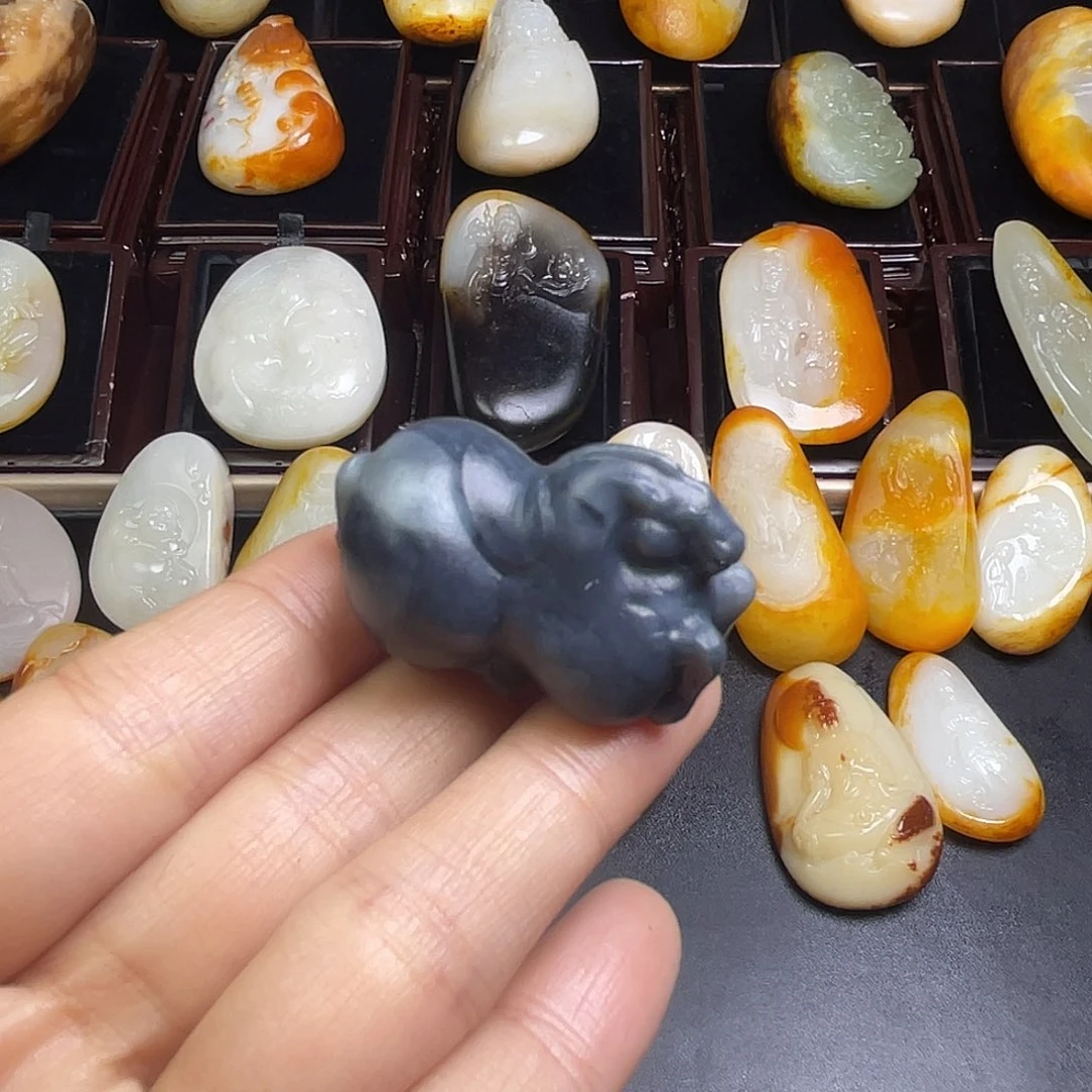 和田玉未镶嵌挂件