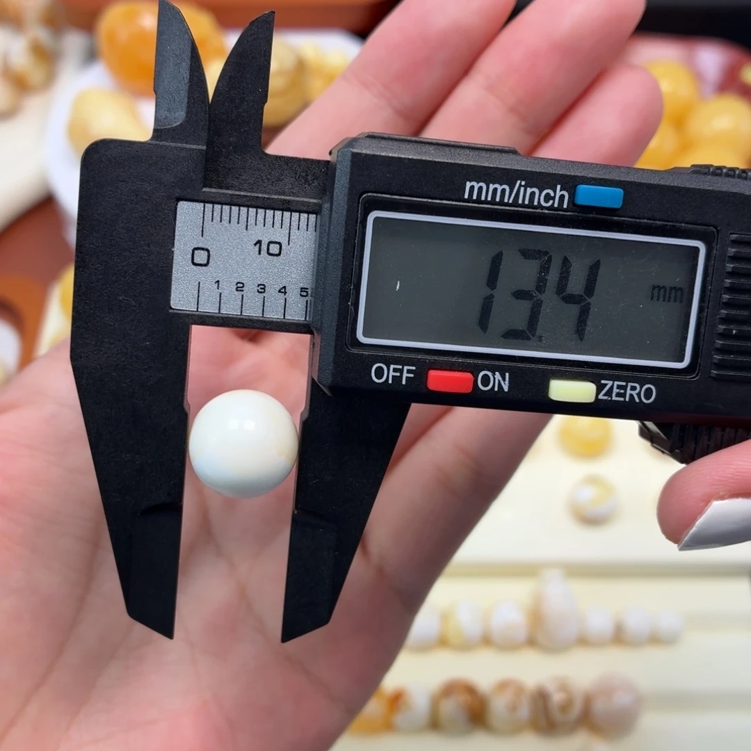 琥珀未镶嵌珠宝奇石乌料瓷白花