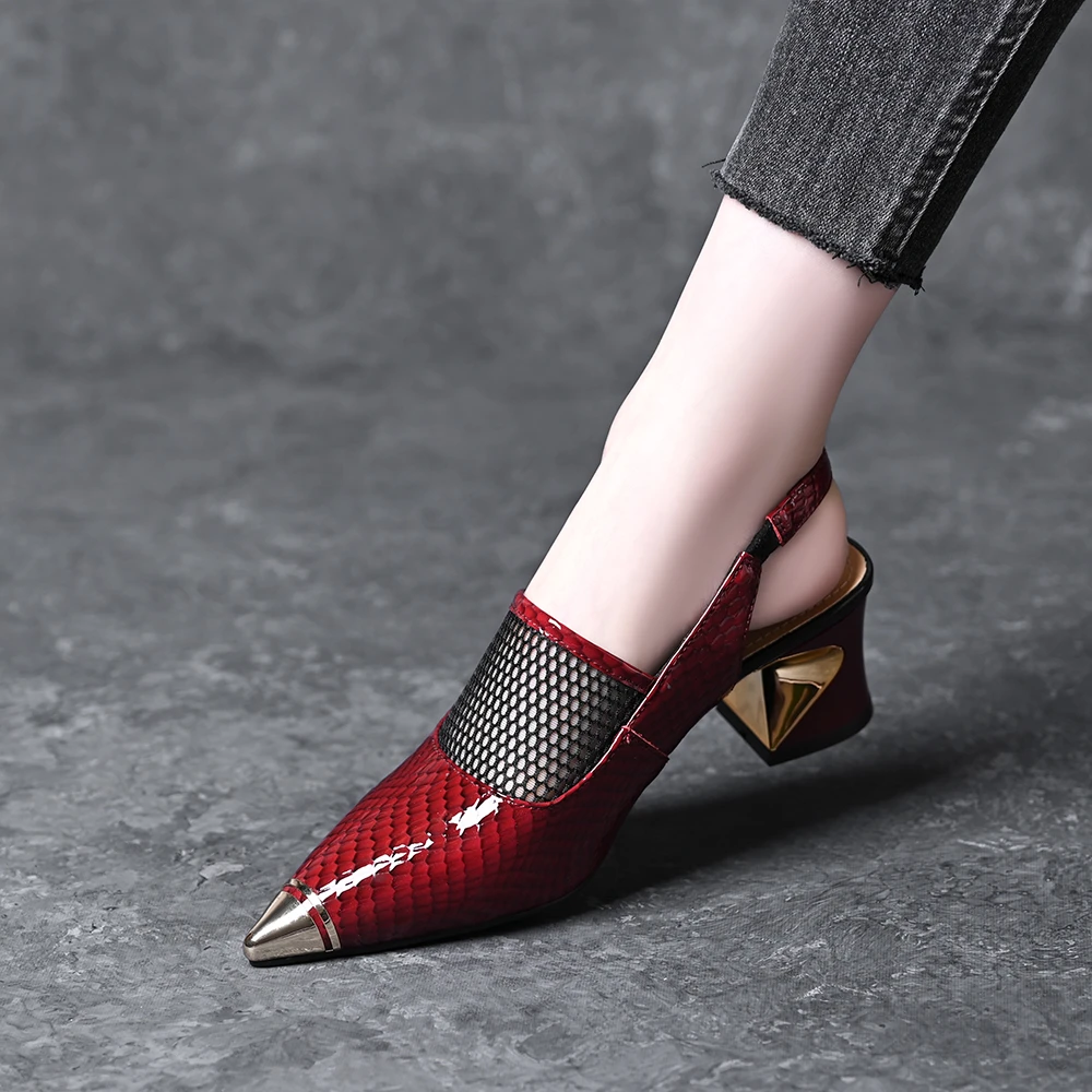 头层牛皮蛇纹舒适网纱镂空凉鞋女新款春夏铁头防踢粗跟后空高跟鞋