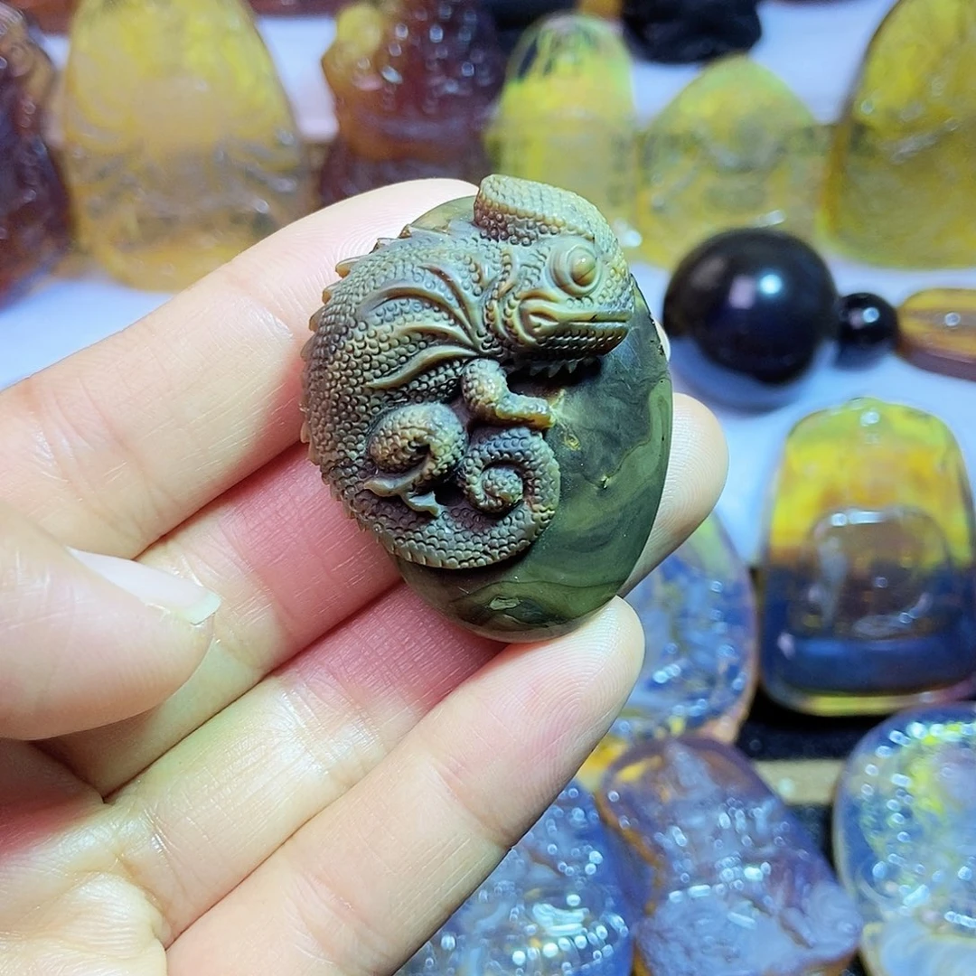 琥珀颈饰未镶嵌蜥蜴