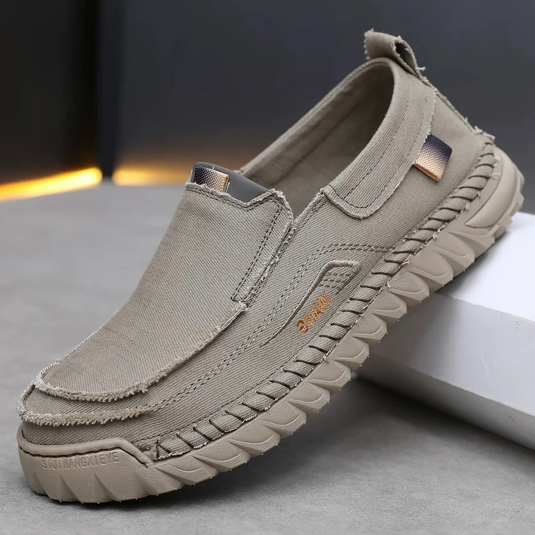 新款时尚男款帆布鞋春秋老北京布鞋一脚蹬超轻软底宽松大码休闲鞋