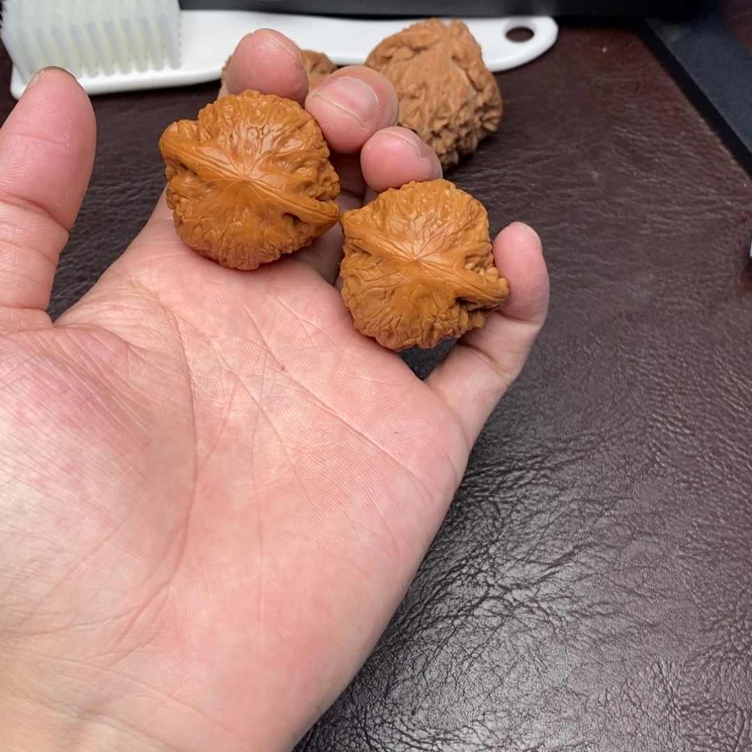 文玩核桃吊坠铁锤