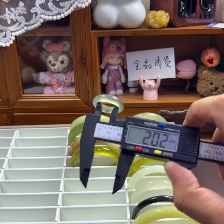 蛇纹石玉未镶嵌手镯499