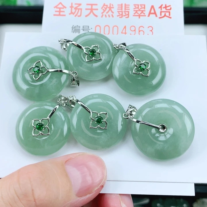 翡翠挂件未镶嵌多样性发其1