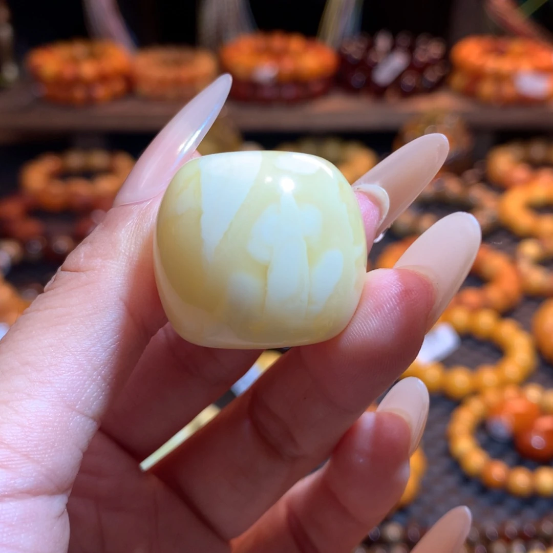 【闪购商品】琥珀吊坠(不含链)未镶嵌