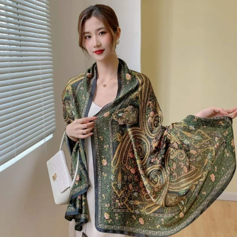 354 服饰配件_皮带_帽子_围巾 丽景缎180*90左右 灿烂花海