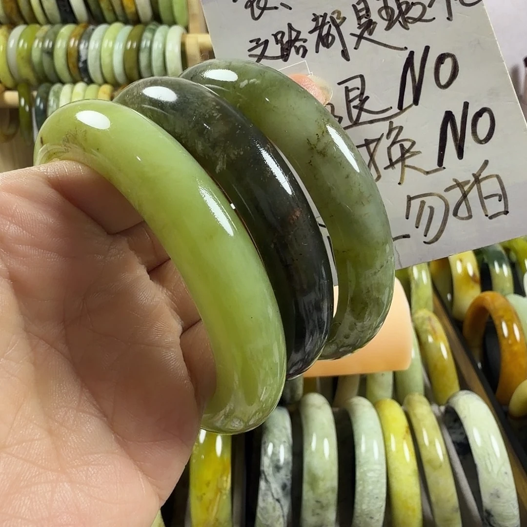 筱****蛇纹石玉未镶嵌手镯