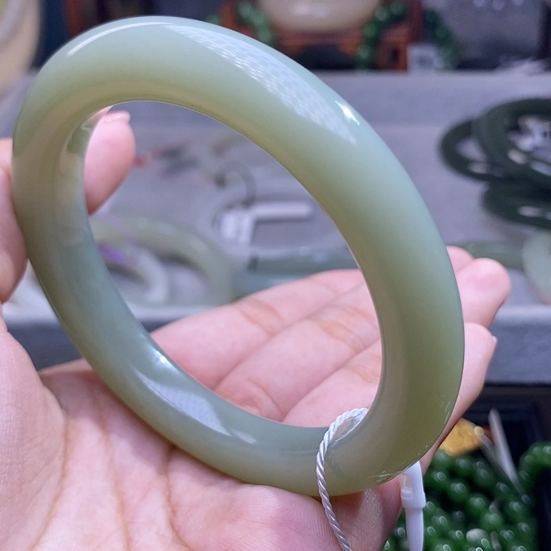 和田玉清货价手镯且末蓝脂膏正圈60未镶嵌