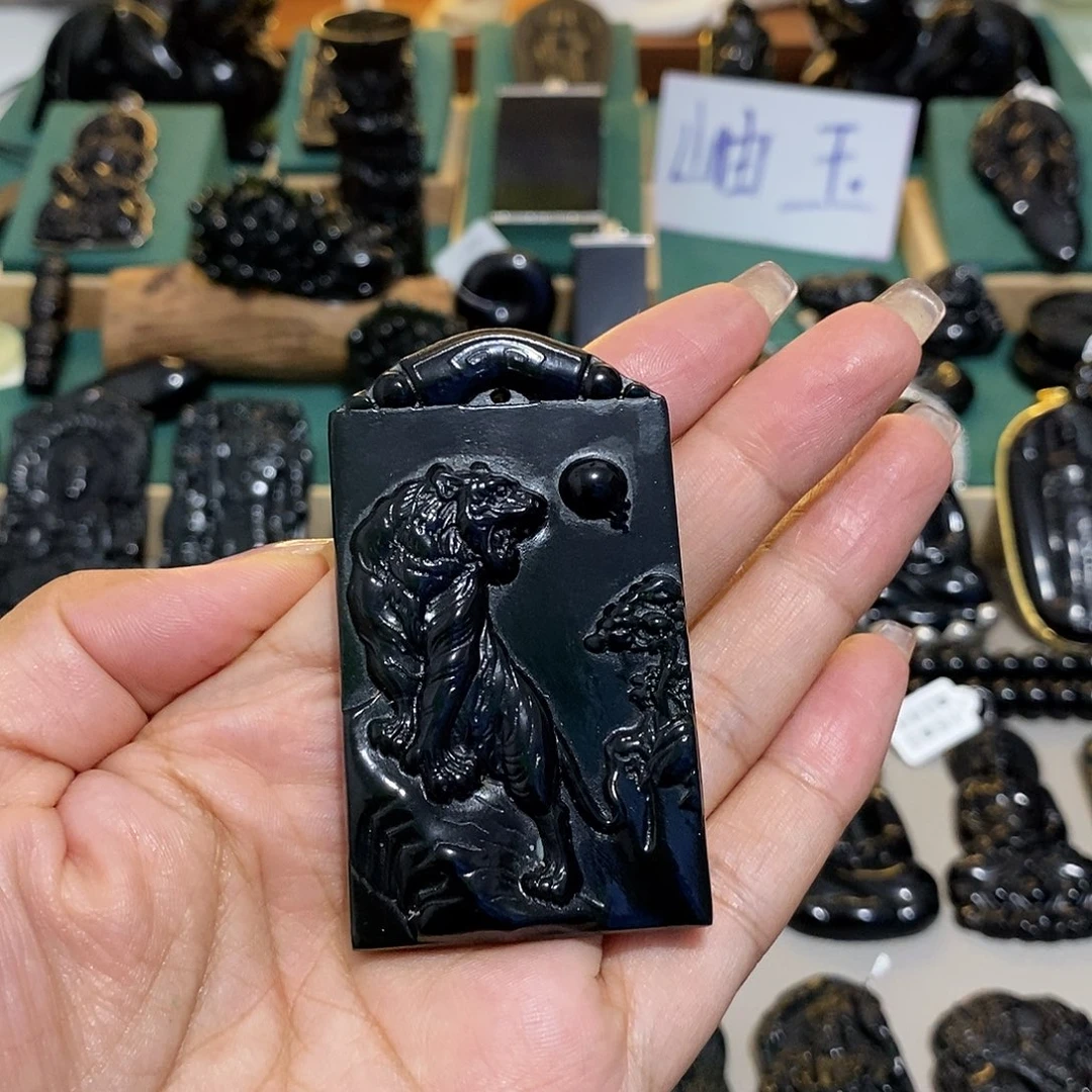 凡***）蛇纹石玉未镶嵌颈饰