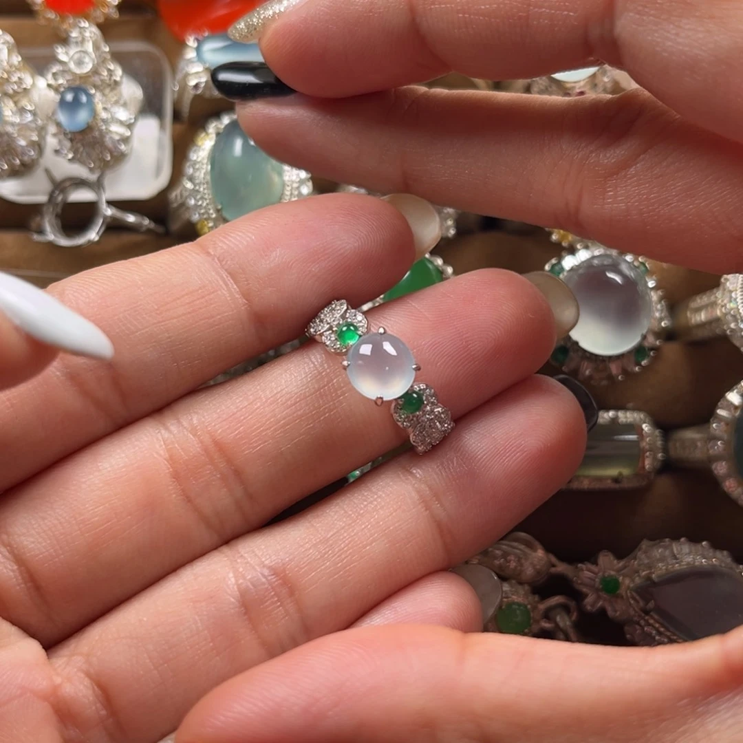 翡翠戒指银S925镶嵌R****w缅甸翡翠天然翡翠