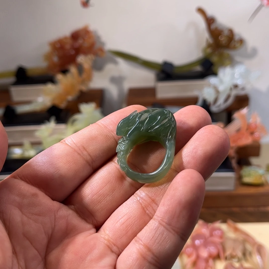 穆***月蛇纹石玉合金发簪