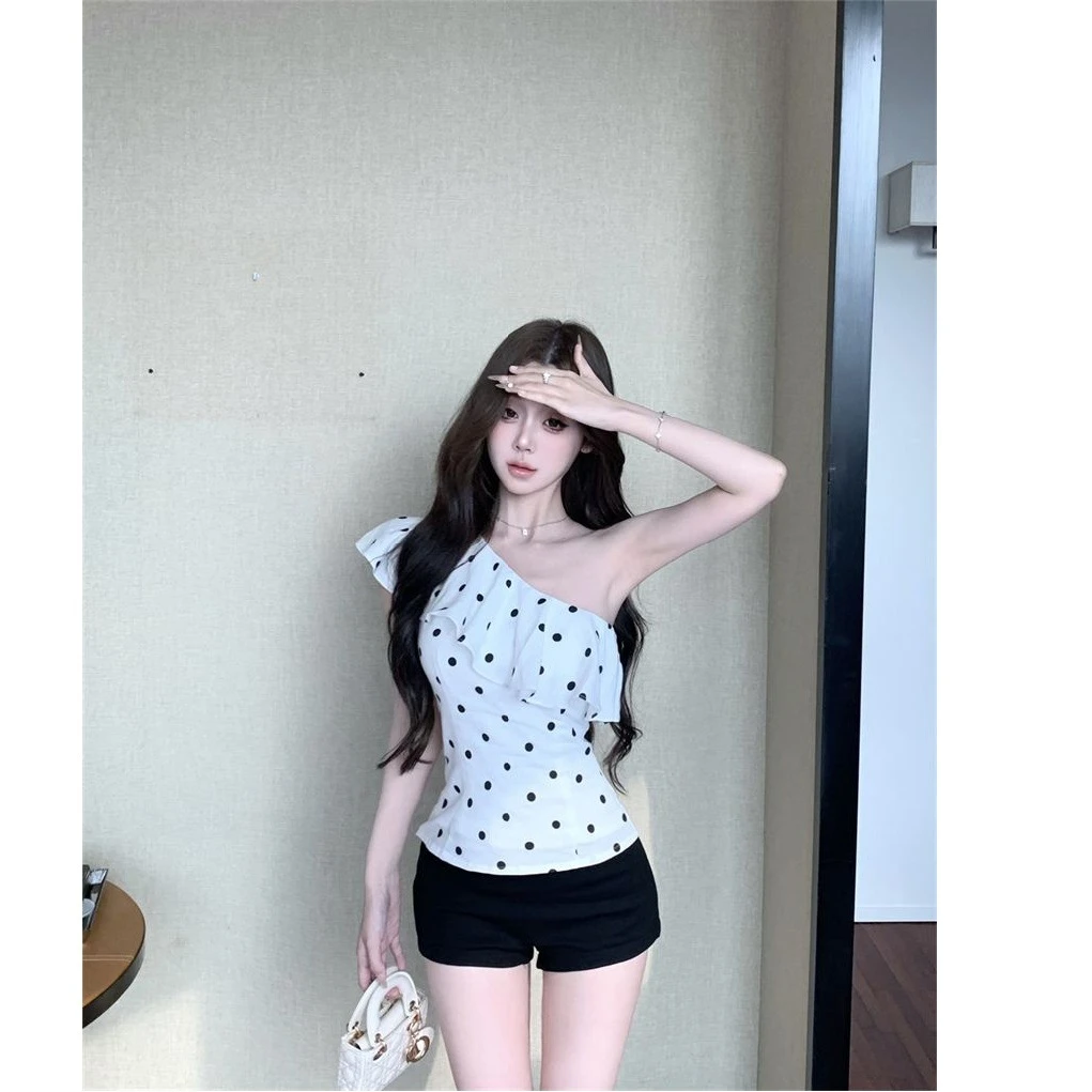 法式小众辣妹性感设计感夏季外穿涤氨混纺白色领公主袖无袖修