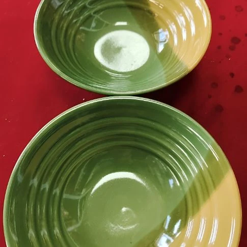 瓷片瓷片，各种摆件，均有瑕疵。沙锅！