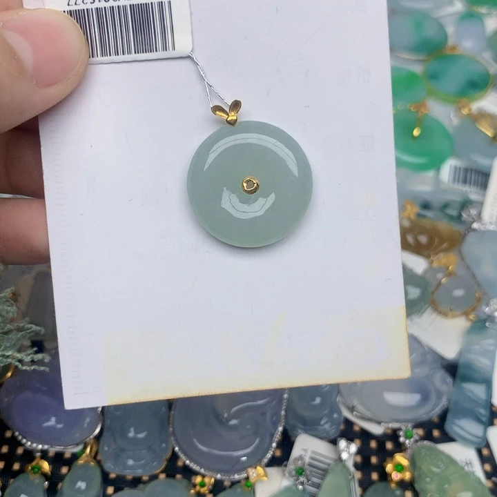 翡翠18K金镶嵌颈饰平安扣