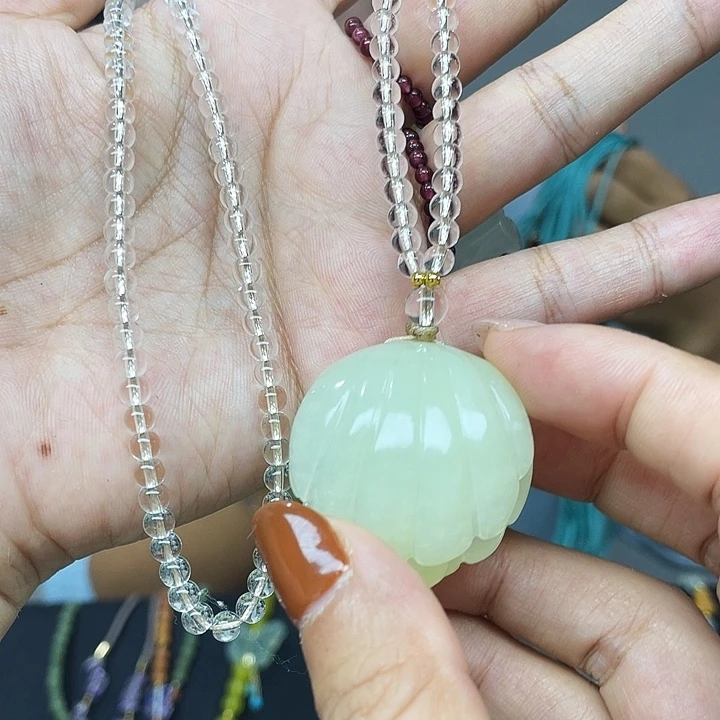 未镶嵌蛇纹石玉颈饰