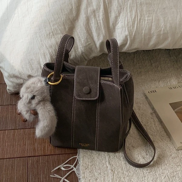 水桶包包女2025新款潮时尚百搭单肩斜挎包休闲秋冬韩国小众手提包