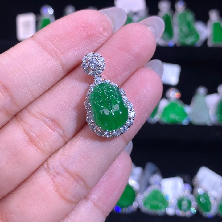 【闪购商品】颈饰银S925镶嵌翡翠