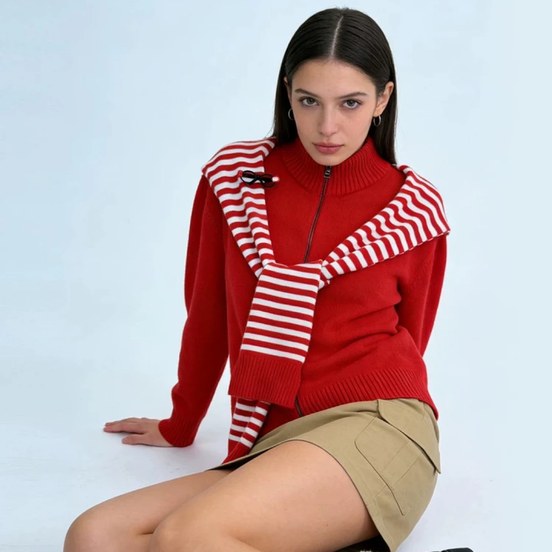 OooF!   红色高领假两件毛衣外套-688